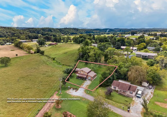 Photo 4 of Single family home for sale at 300 Cherokee Blvd, Greeneville, TN 37743 | MLS# 3544135 | Listing updated on 2026-09-29