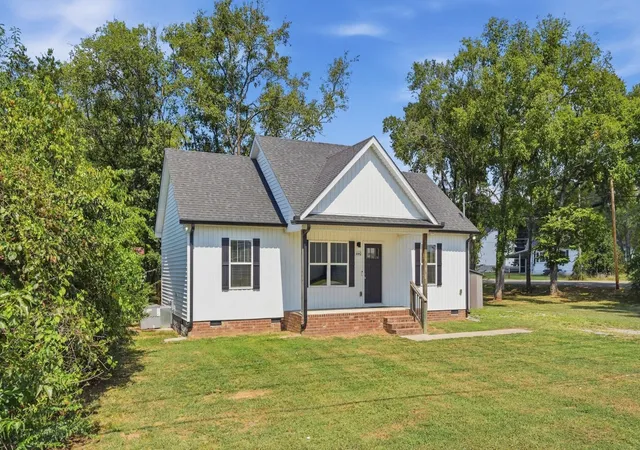 Photo 2 of Single family home for sale at 440 Hillsdale St, Lewisburg, TN 37091 | MLS# 3545915 | Listing updated on 2026-09-28