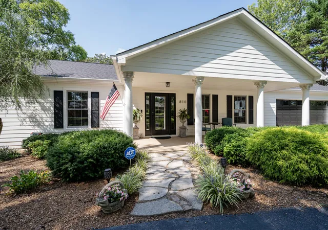 Photo 4 of Single family home for sale at 810 Cumberland Dr, Winchester, TN 37398 | MLS# 3544234 | Listing updated on 2026-09-10