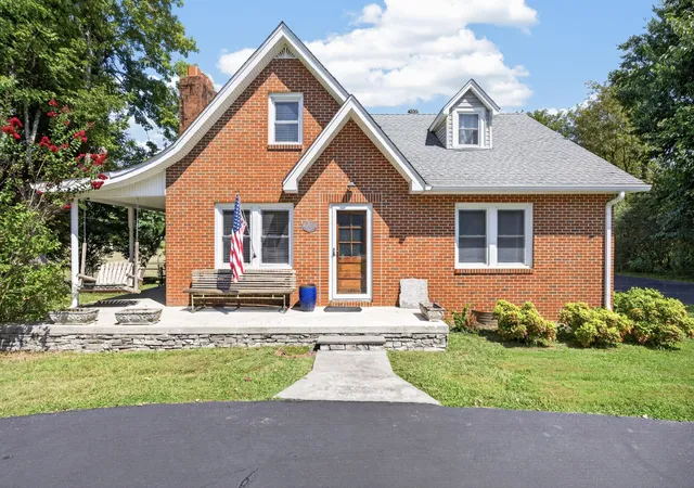 Photo 1 of Single family home for sale at 2472 Hilham Hwy, Hilham, TN 38568 | MLS# 3544910 | Listing updated on 2026-09-09