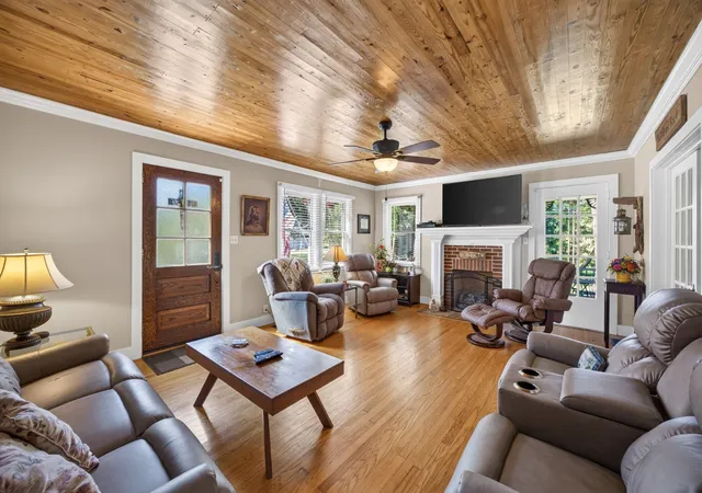 Single family home for sale at 2472 Hilham Hwy, Hilham, TN 38568 | MLS# 3544910 | Listing updated on 2026-09-09