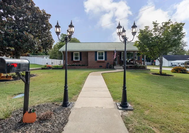 Photo 2 of Single family home for sale at 106 High St, Bell Buckle, TN 37020 | MLS# 3546496 | Listing updated on 2026-09-14