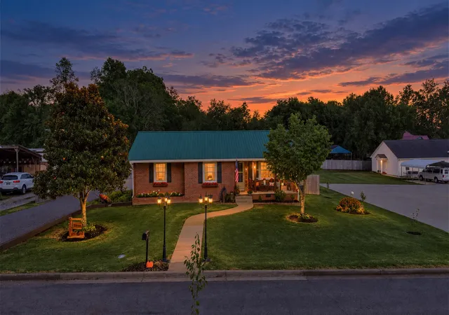 Photo 3 of Single family home for sale at 106 High St, Bell Buckle, TN 37020 | MLS# 3546496 | Listing updated on 2026-09-14