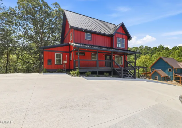 Photo 2 of Single family home for sale at 606 Cedar Rd, Pigeon Forge, TN 37863 | MLS# 3544209 | Listing updated on 2026-09-14