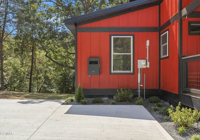 Photo 3 of Single family home for sale at 606 Cedar Rd, Pigeon Forge, TN 37863 | MLS# 3544209 | Listing updated on 2026-09-14