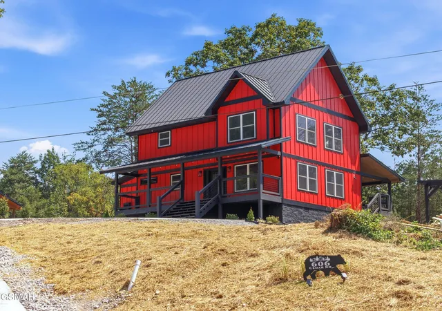 Photo 3 of Single family home for sale at 606 Cedar Rd, Pigeon Forge, TN 37863 | MLS# 3544209 | Listing updated on 2026-09-14