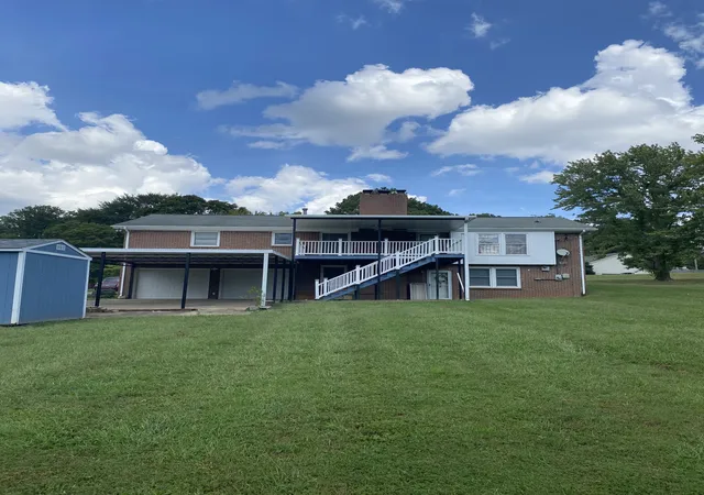 Photo 2 of Single family home for sale at 102 Bullock Dr, Clarksville, TN 37040 | MLS# 3544797 | Listing updated on 2026-09-15