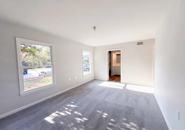 Photo 3 of Condo for sale at 5025 Hillsboro Pike #7A, Nashville, TN 37215 | MLS# 3544248 | Listing updated on 2026-09-14