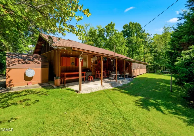 Photo 2 of Single family home for sale at 3114 Hatcher Top Rd, Sevierville, TN 37862 | MLS# 3544242 | Listing updated on 2026-09-11
