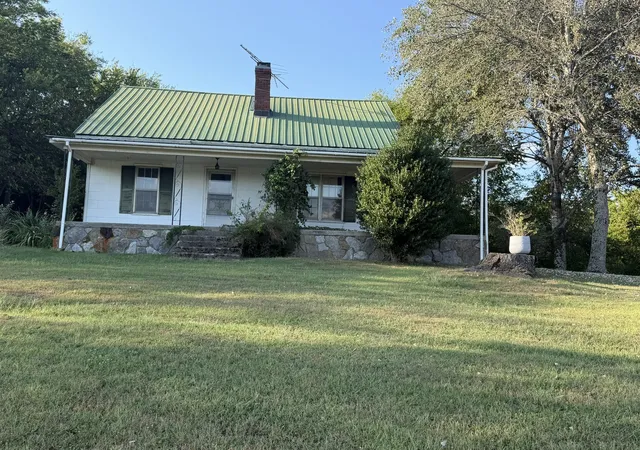 Photo 1 of Single family home for sale at 300 W Main St, Auburntown, TN 37016 | MLS# 3546752 | Listing updated on 2026-09-30