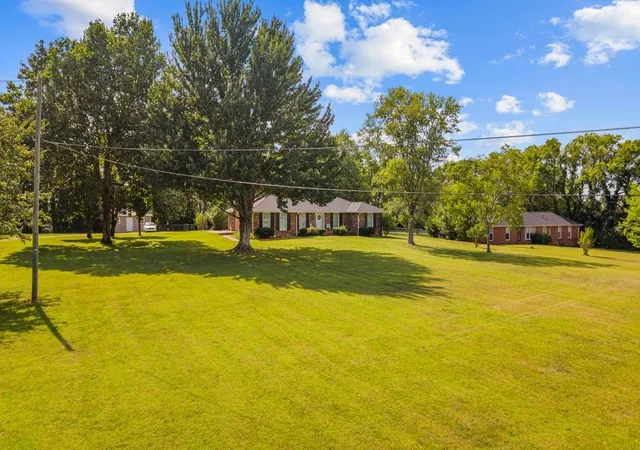 Photo 3 of Single family home for sale at 226 Maple Hl Rd, Lebanon, TN 37087 | MLS# 3544441 | Listing updated on 2026-09-13