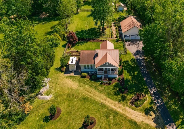 Photo 1 of Single family home for sale at 8909 Highway 100, Nashville, TN 37221 | MLS# 3544274 | Listing updated on 2026-09-15
