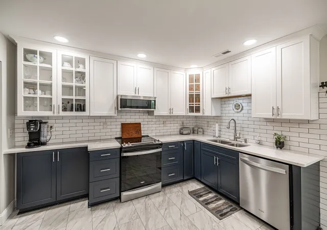 Photo 3 of Single family home for sale at 8909 Highway 100, Nashville, TN 37221 | MLS# 3544274 | Listing updated on 2026-09-15