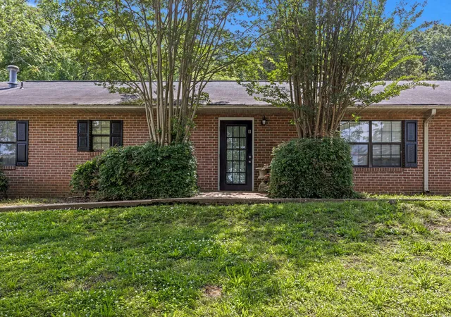 Photo 4 of Multi family home for sale at 916 Glenwood Dr, Chattanooga, TN 37406 | MLS# 3544287 | Listing updated on 2026-09-11