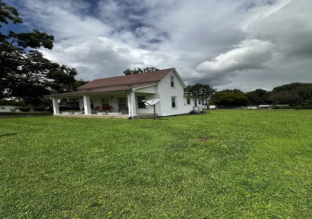 Photo 3 of Sale Pending at 613 E Harp St, Manchester, TN 37355 | MLS# 3592188 | Listing updated on 2026-09-15