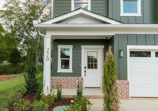 Photo 2 of Single family home for sale at 220 Karley Ln, Chapel Hill, TN 37034 | MLS# 3548148 | Listing updated on 2026-10-06