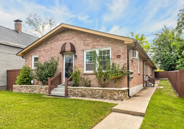 Photo 1 of Multi family home for sale at 924 Boscobel St, Nashville, TN 37206 | MLS# 3544351 | Listing updated on 2026-09-14
