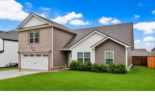 Photo 2 of Single family home for sale at 1101 Whitney Dr, Clarksville, TN 37042 | MLS# 3544347 | Listing updated on 2026-09-12