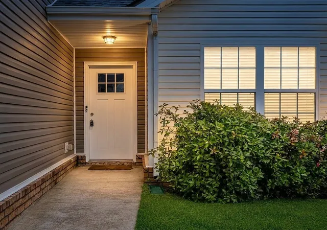 Photo 3 of Single family home for sale at 1101 Whitney Dr, Clarksville, TN 37042 | MLS# 3544347 | Listing updated on 2026-09-12