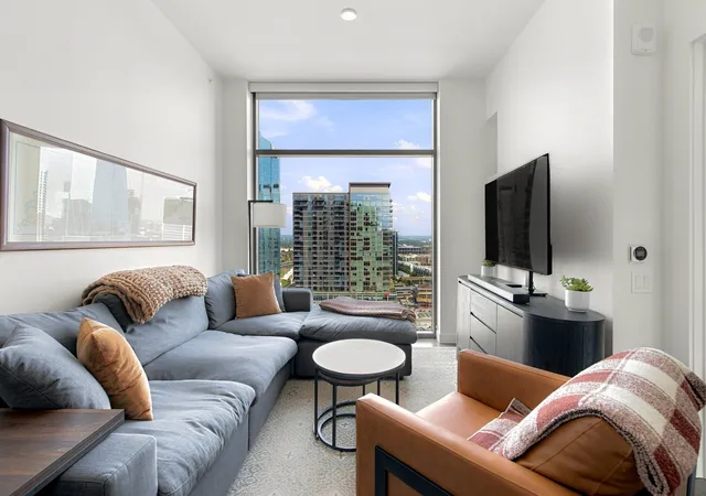 Photo 2 of Condo for sale at 1212 Demonbreun St #1811, Nashville, TN 37203 | MLS# 3546661 | Listing updated on 2026-09-21