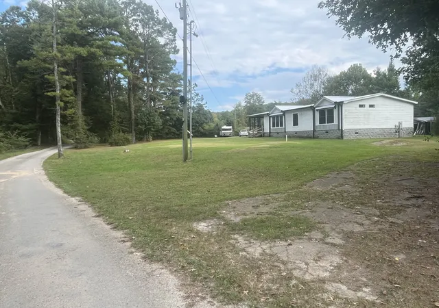 Photo 3 of Sale Pending at 808 Johnson Holw Rd, Waynesboro, TN 38485 | MLS# 3545595 | Listing updated on 2026-09-11