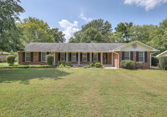 Photo 2 of Single family home for sale at 1110 Houston Dr, Murfreesboro, TN 37130 | MLS# 3545780 | Listing updated on 2026-09-12