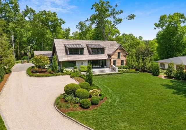 Photo 3 of Mansion for sale at 6230 Bresslyn Rd, Nashville, TN 37205 | MLS# 3545053 | Listing updated on 2026-09-15