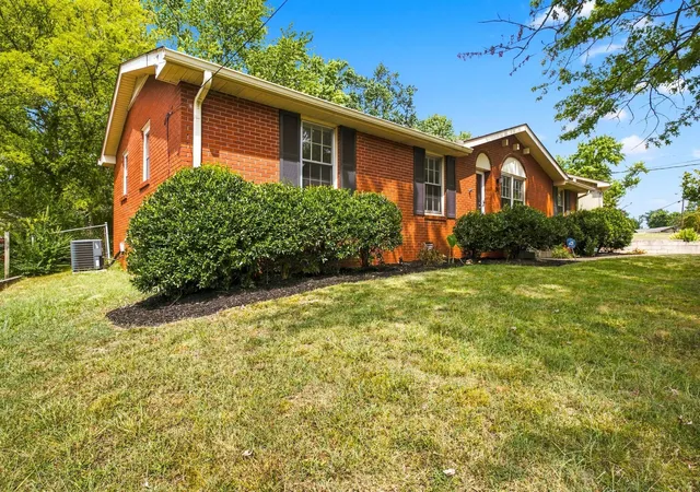 Photo 2 of Single family home for sale at 211 Blue Ridge Dr, Old Hickory, TN 37138 | MLS# 3546018 | Listing updated on 2026-09-10