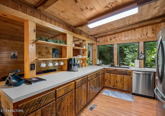 Photo 3 of Single family home for sale at 612 Stonegate Way, Townsend, TN 37882 | MLS# 3544765 | Listing updated on 2026-09-14