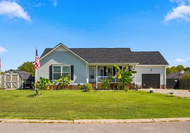 Single family home for sale at 2015 Patricia Dr, Greenbrier, TN 37073 | MLS# 3592541