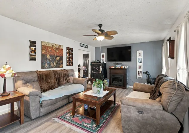 Photo 2 of Single family home for sale at 2015 Patricia Dr, Greenbrier, TN 37073 | MLS# 3592541 | Listing updated on 2026-10-02