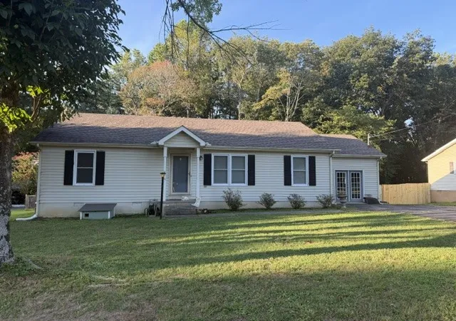 Photo 3 of Single family home for sale at 312 Greenfield Ln, Estill Springs, TN 37330 | MLS# 3544947 | Listing updated on 2026-09-11