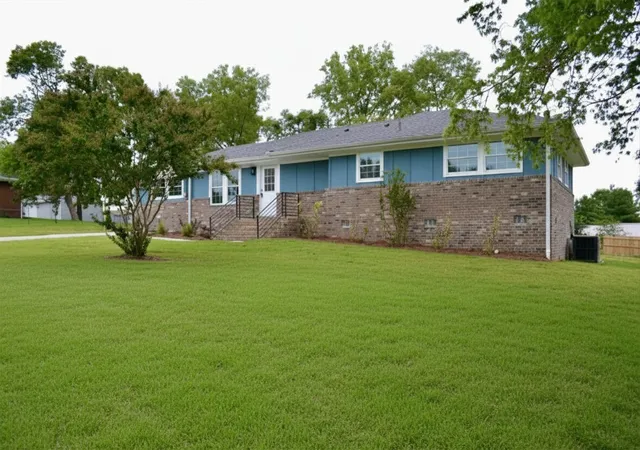 Photo 2 of Single family home for sale at 108 Jennings Dr, Hendersonville, TN 37075 | MLS# 3545052 | Listing updated on 2026-09-14