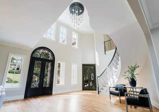 Photo 3 of Single family home for sale at 9 Oxmoor Ct, Brentwood, TN 37027 | MLS# 3578937 | Listing updated on 2026-09-14