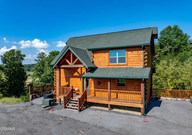 Photo 1 of Single family home for sale at 1802 Stone Wood Way, Sevierville, TN 37862 | MLS# 3545003 | Listing updated on 2026-10-08