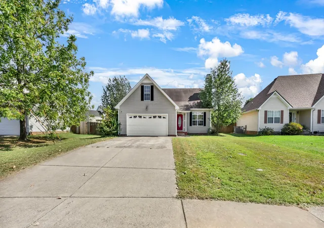 Photo 2 of Single family home for sale at 1967 Whirlaway Cir, Clarksville, TN 37042 | MLS# 3547025 | Listing updated on 2026-09-15