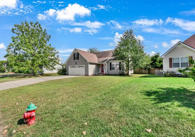 Photo 3 of Single family home for sale at 1967 Whirlaway Cir, Clarksville, TN 37042 | MLS# 3547025 | Listing updated on 2026-09-15