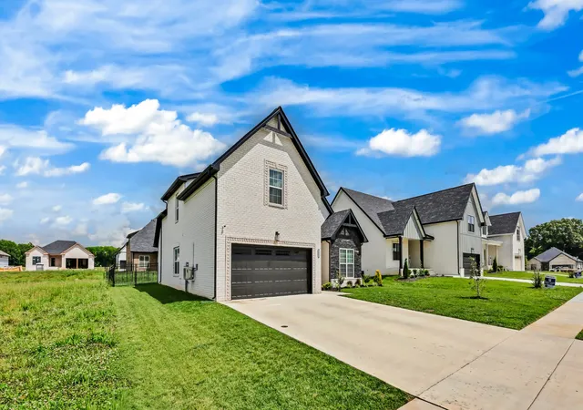 Photo 2 of Single family home for sale at 117 Aspen Pine Dr, Clarksville, TN 37043 | MLS# 3545632 | Listing updated on 2026-09-11