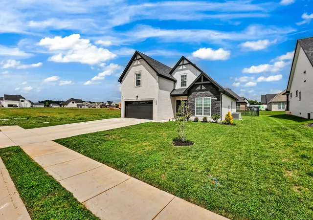 Photo 4 of Single family home for sale at 117 Aspen Pine Dr, Clarksville, TN 37043 | MLS# 3545632 | Listing updated on 2026-09-11