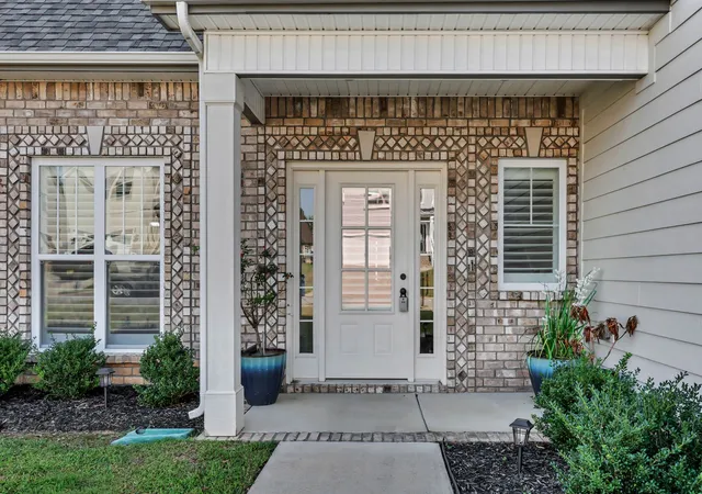 Photo 1 of Single family home for sale at 577 Dexter Dr, Clarksville, TN 37043 | MLS# 3591931 | Listing updated on 2026-10-29