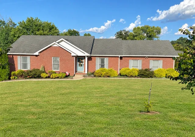 Single family home for sale at 301 Locust Rd, Clarksville, TN 37043 | MLS# 3545571