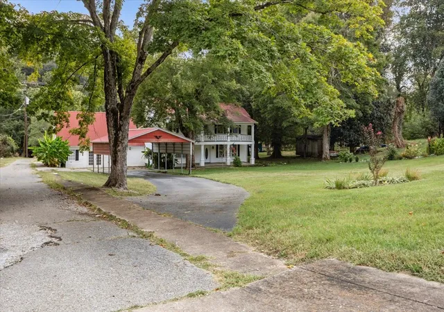 Photo 3 of Single family home for sale at 30 S Boone St, Erin, TN 37061 | MLS# 3548105 | Listing updated on 2026-10-07