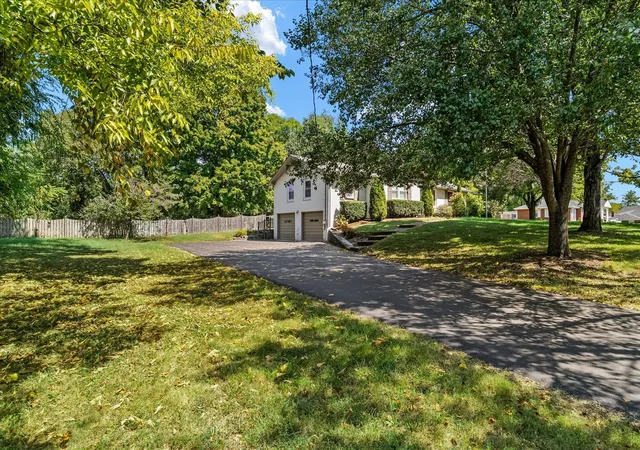 Photo 3 of Sale Pending at 5108 Williamsburg Rd, Brentwood, TN 37027 | MLS# 3545997 | Listing updated on 2026-09-12