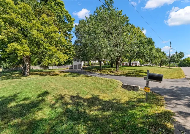 Photo 4 of Sale Pending at 5108 Williamsburg Rd, Brentwood, TN 37027 | MLS# 3545997 | Listing updated on 2026-09-12