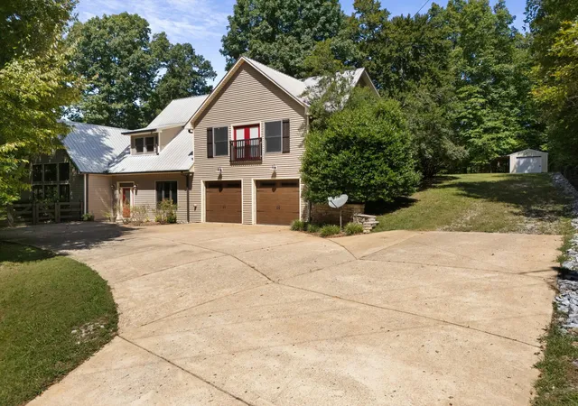 Photo 1 of Single family home for sale at 480 Defeated Crk Rd, Centerville, TN 37033 | MLS# 3546002 | Listing updated on 2026-09-10