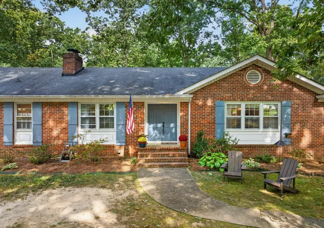 Photo 3 of Single family home for sale at 926 Glamis Cir, Signal Mountain, TN 37377 | MLS# 3545497 | Listing updated on 2026-09-12