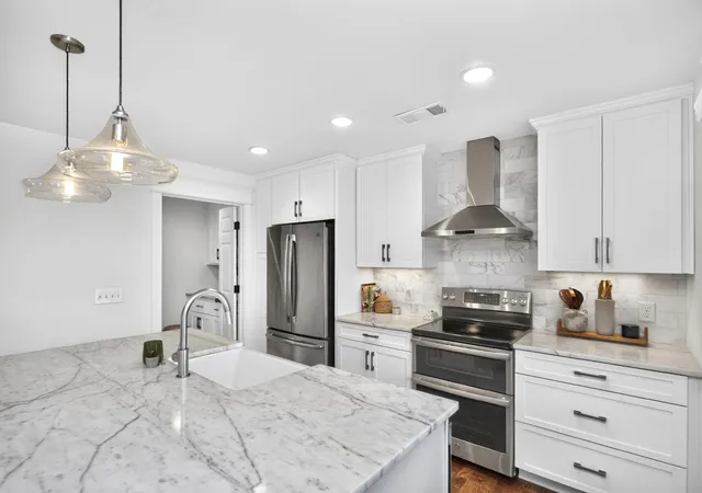 Photo 4 of Condo for sale at 5025 Hillsboro Pike #18G, Nashville, TN 37215 | MLS# 3547792 | Listing updated on 2026-09-15