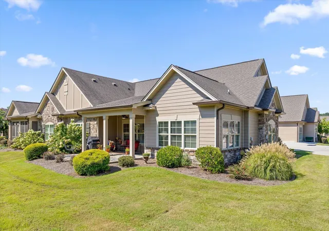 Listing Photo 4 - Condo for sale in building located at 1770 Sedgefield Dr, Ooltewah, TN 37363