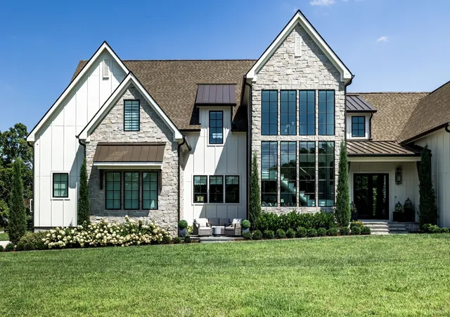 Photo 1 of Single family home for sale at 1936 Silver Fox Rd, Thompsons Station, TN 37179 | MLS# 3546115 | Listing updated on 2026-09-11