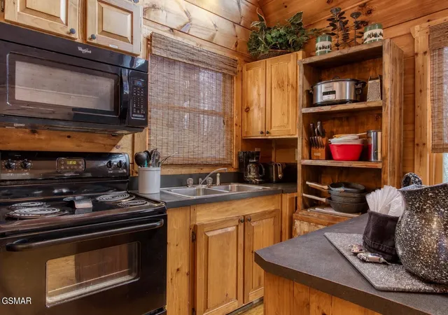 Photo 4 of Single family home for sale at 2408 Balsam Cir, Sevierville, TN 37876 | MLS# 3545697 | Listing updated on 2026-09-11